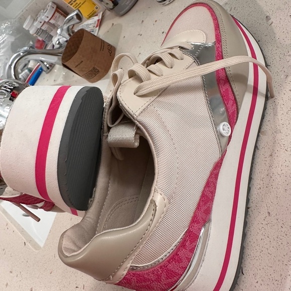 Michael Kors
Mariah low-top sneakers - Picture 5 of 7